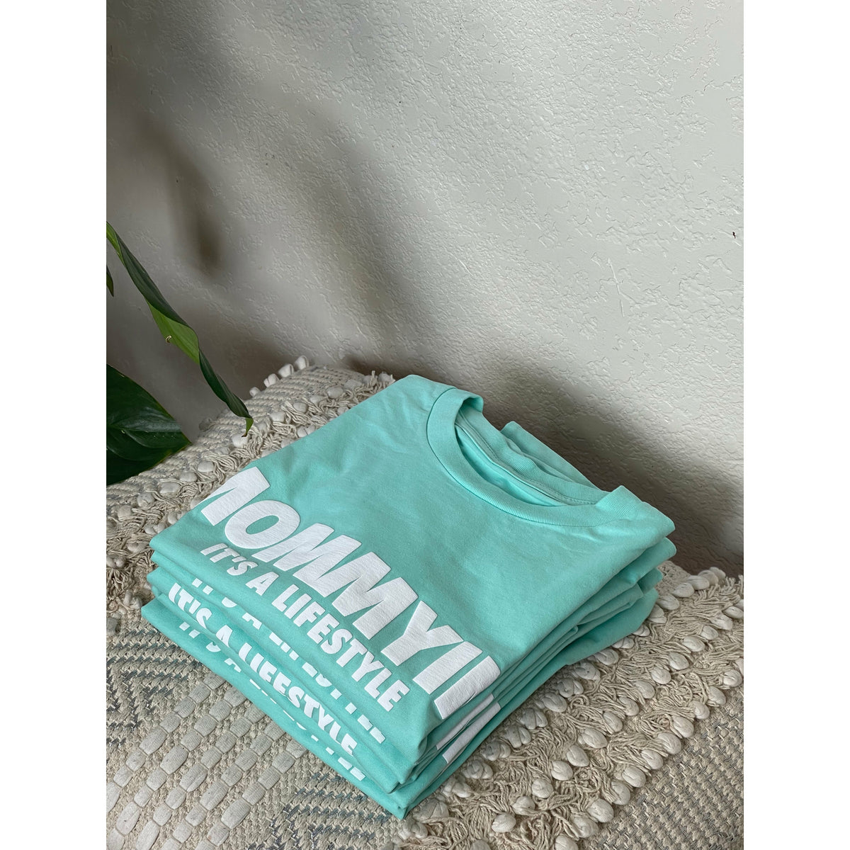 Mommyin Lifestyle Unisex T-shirt - Mint Blue